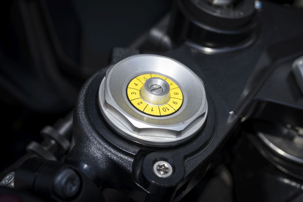 DueruoteTG #238 - Abbiamo guidato in pista la BMW che corre in SBK! 